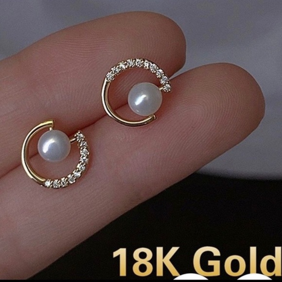 Jewelry - Beautiful 18K white gold or 18K gold plated